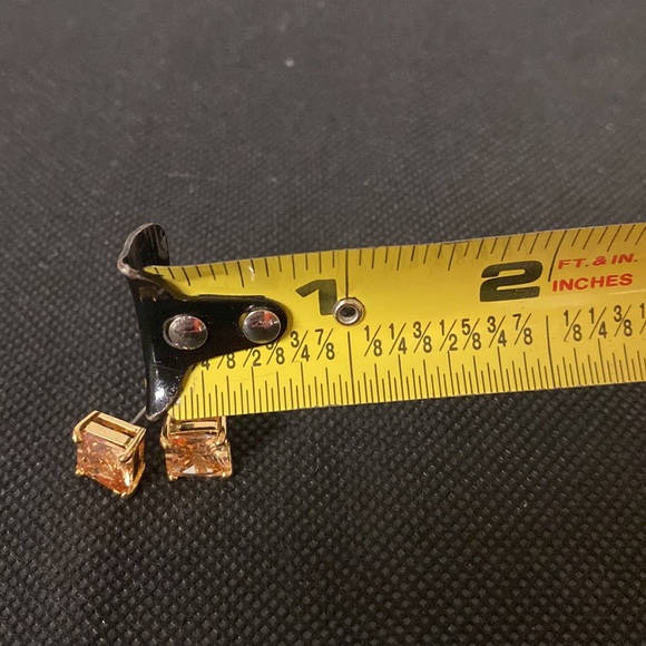 Vintage citrine stone in gold tone setting pierced earrings - Picture 5 of 6